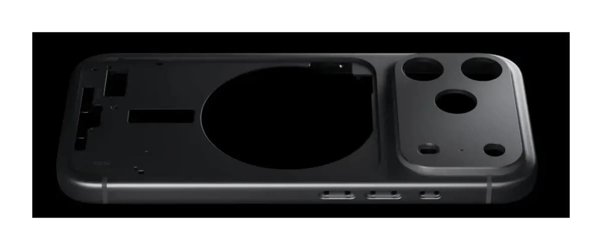 Смартфон Apple iPhone 17 Pro 256GB (космический оранжевый)